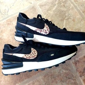 Nike Womens Waffle running shoes size 7